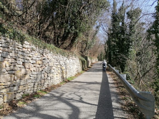 Via Valle in direzione Vecchia chiesa di cavalo