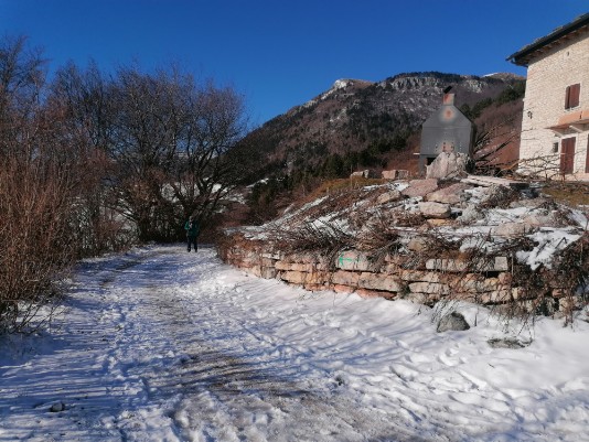 Neve sentiero Tommasi Grola