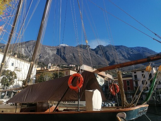 Malcesine e il Baldo dal porto