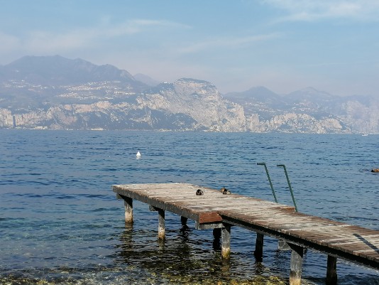 Panorami Castelletto Brenzone e un pontile