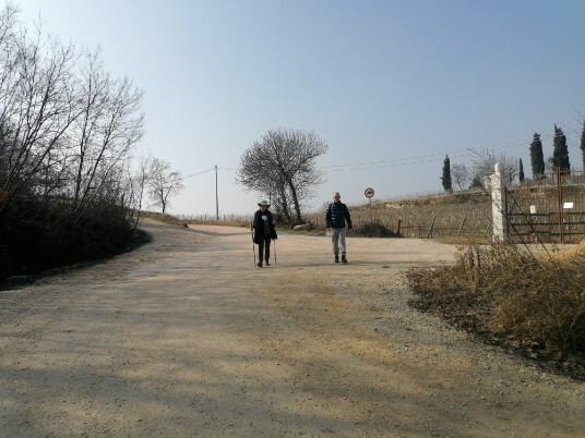 al termine del sentiero a destra strada sterrata  discesa a Ca Verde