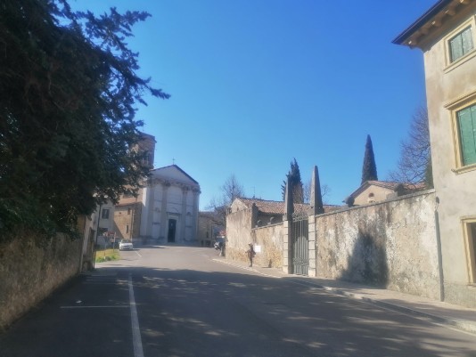 Via chiesa