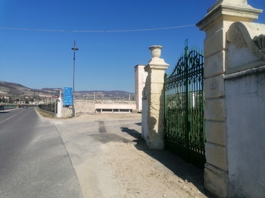 si prende la strada a destra per Maregnago