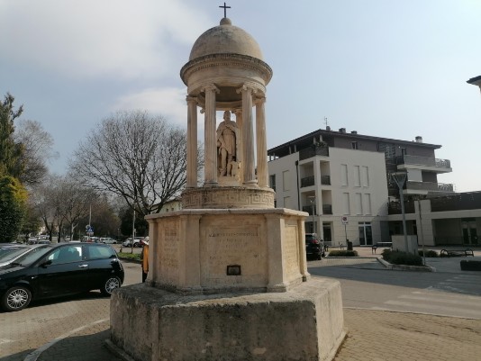 capitello si San Rocco in piazza a Pedemonte